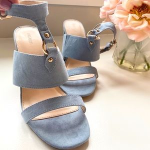 FOREVER 21 Block High Heels Suede Blue Sandals